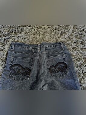 Vintage Women's Blue Embroidered Back Pocket Jeans